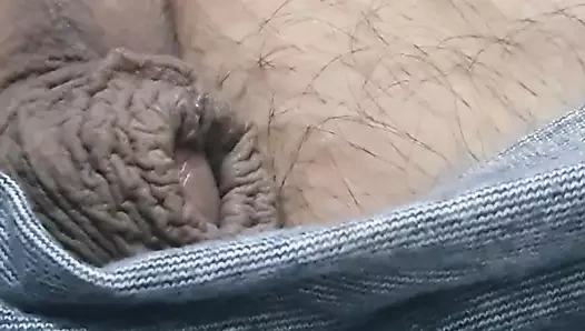 Üvey anne büyük ereksiyonlu üvey oğlunun önünde soyunuyor