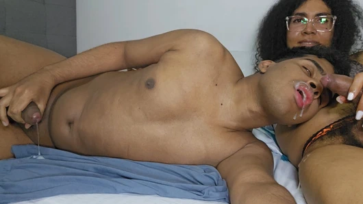 Ben mastürbasyon yaparken transeksüel ağzıma boşalıyor - Veronica Sanders