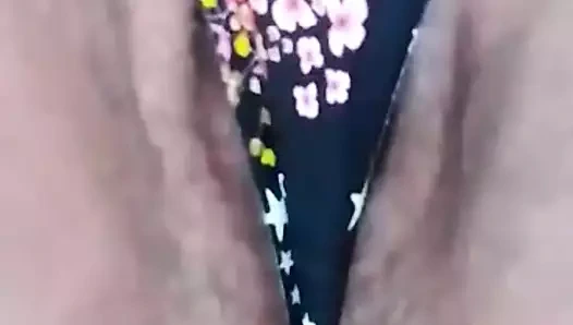 Guarda la mia figa da vicino