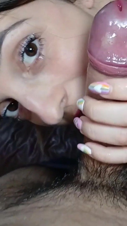 SESSIZ PORNO FILMLERI. Üvey kız kardeşim bana şimdiye kadarki en iyi sakso çekiyor | Klip 1