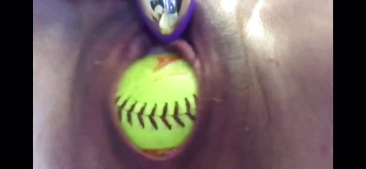 Softball doldurulmuş amcık