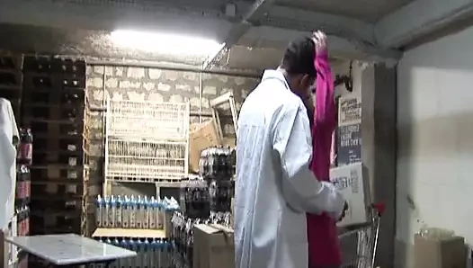 Sürtük sarışın Fransız çifte penetrasyon