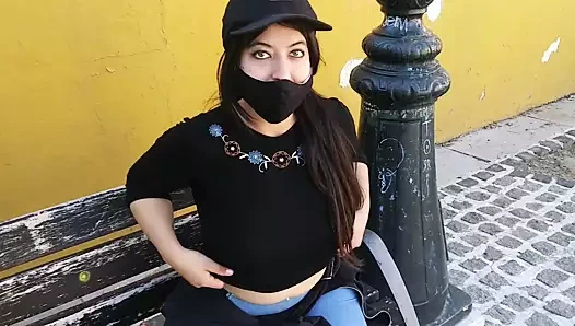 Bana göğüslerini gösterecek bir yabancı buldum!!