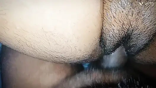 Baldızın amının spermini çıkardı ve baldızını çok sikti ve tekrar tekrar suyu çıkardı