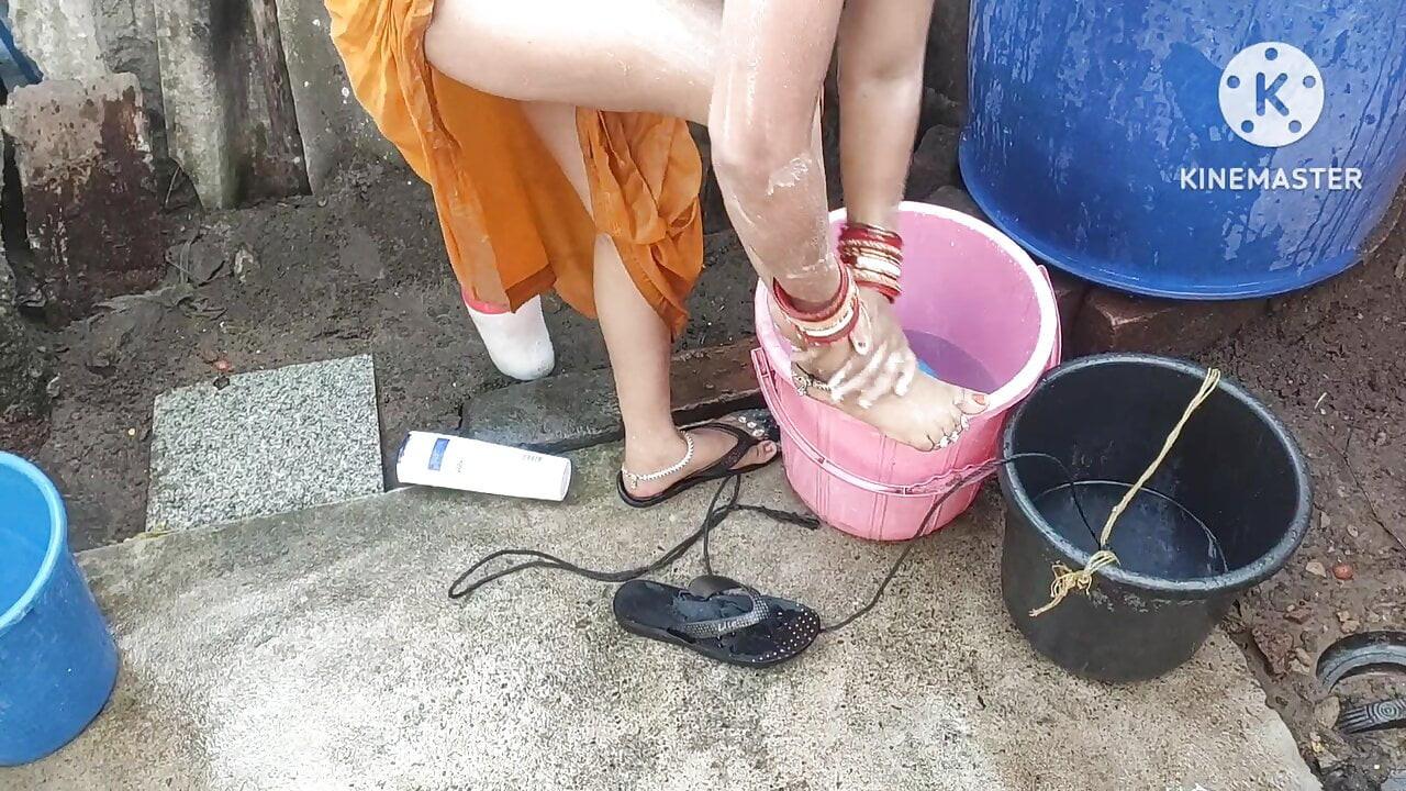 Anita yadav banyo dışında ile sıcak göğüsler