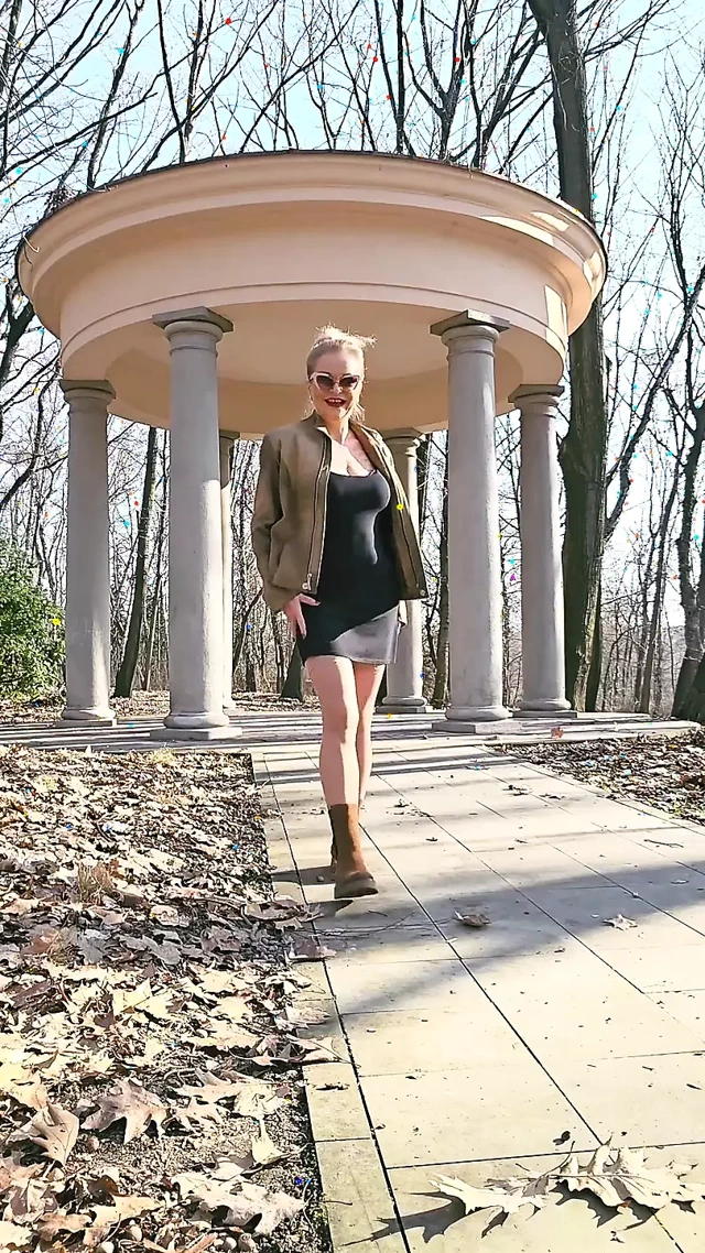 Olgun bayan dışarıda eğleniyor