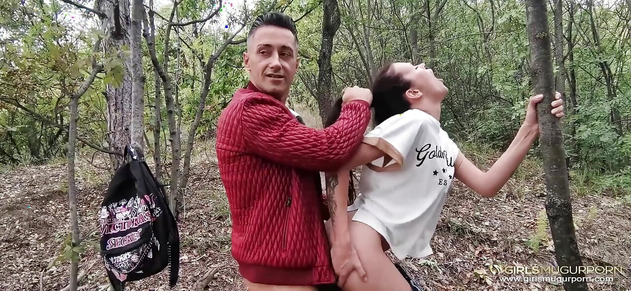 Gina Gerson ve Verona Sky ile açık havada üçlü seks