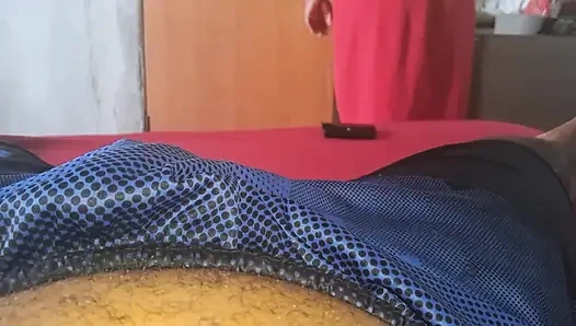 Buna inanamıyorum! Ateşli üvey annem büyük göt ve büyük memeli yarağım