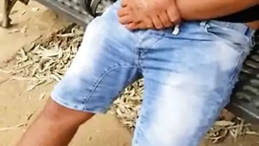 Str8 Rumen parkta şişkinliğini çalışıyor