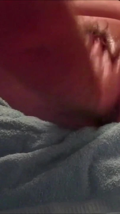 İngiliz nine daha fazla anal oyun ve seksin tadını çıkarıyor (1/3) | Klip 2