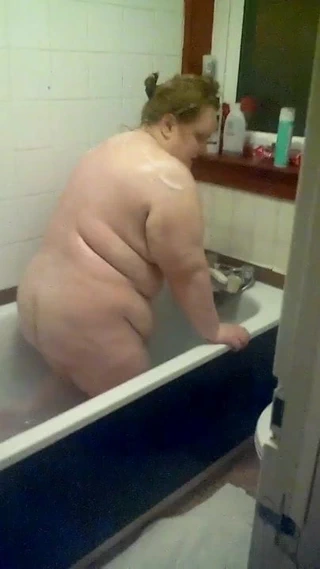 Lissa içinde bath02