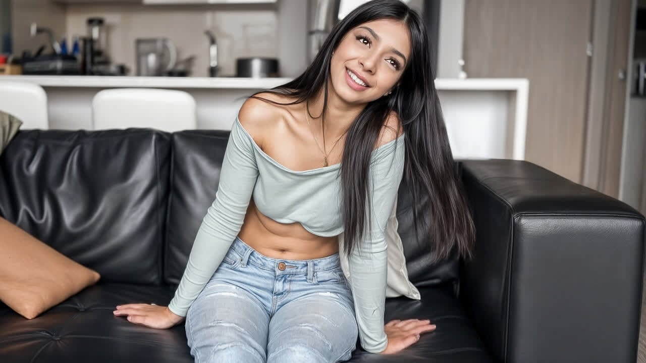 Sevimli 18 yaşındaki latin sıkı amcık amatör modellik oyuncu seçmelerinde sikiliyor