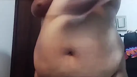 Tombul evli kadın duşta