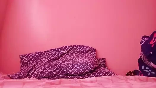 Büyük zenci yarağına biniyorum ve şişman götümü sallıyorum