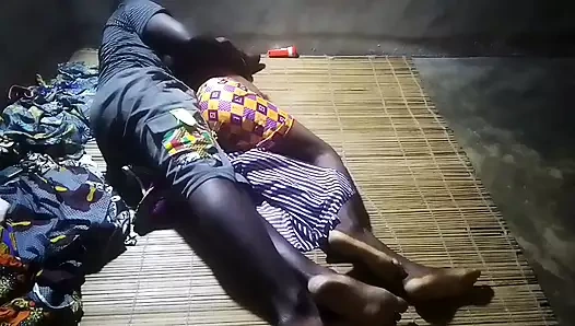 Hintli kız ilk sekste çok utangaç