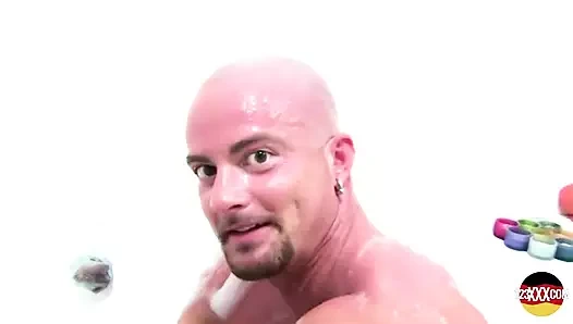 Azgın nine etli bir yarak için bir sürtük