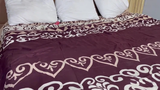 Ateşli fışkırtma öğretmene çok yağmur yağdırıyor. Sharp 4K