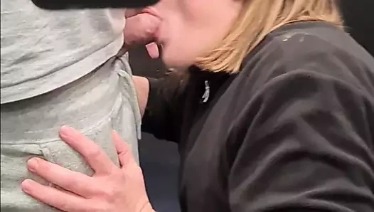 Komşu kızı yine lol işi yeni bitirmiştim