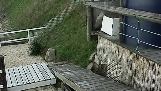 Mükemmel şekilli Alman sürtükler ateşli grup sekste anal tatmin yaşıyor