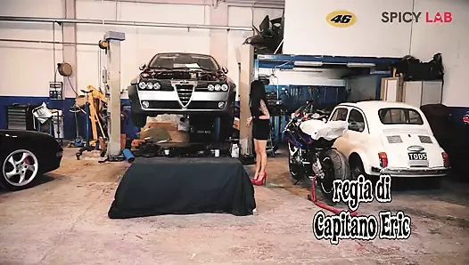 Sürtük garaj 1- sürtük orta yaşlı seksi kadın garajda bir kaportacıyla sikişiyor. Bianka Blue ve Capitano Eric ile