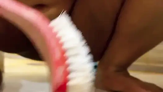 Büyük memeli iri güzel kadın ateşli kolaj kız anippe tuvalette pansiyon banyosunda küstah seks ve sınırsız işeme