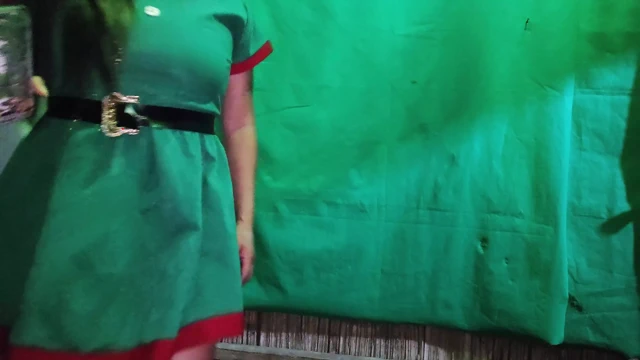 Ne kadar seksisin üvey anne!! Bana lepre gibi giyinmiş vajinasına dokunduğu ev yapımı bir video gönderdi