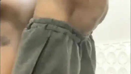 O güzel götten zevk alıyor