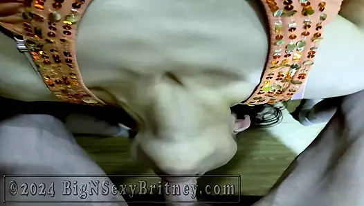 Büyük ve seksi Britney ile tanışın - güneyli belle oral seks kraliçesi! - İlk video! - Ateşli sakso önizlemesi (5 dakika. versiyon)