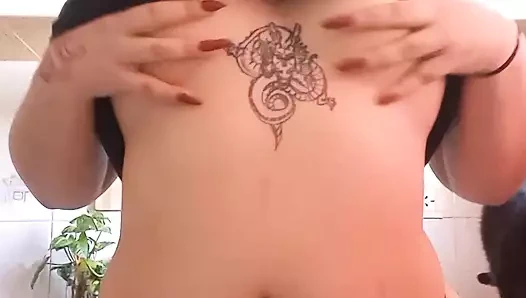 Mutfakta kendim oynuyorum