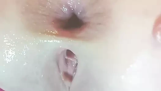 Becky yumuşak açık pisliğini gösteriyor