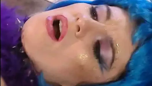 Aile mavi disko kraliçeleri