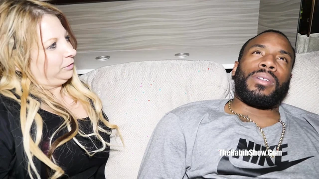 Tam video büyük zenci yarağı Jovan Jordan seksi orta yaşlı seksi sarışın Stub Arielle'i sikiyor