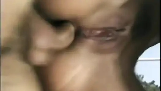 Seksi klasik orta yaşlı seksi kadınlarla açık havada, yatta anal sikiş partisi