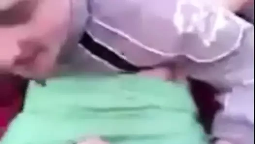 Veronica stegaru her zaman erkeklerle seks yapar.