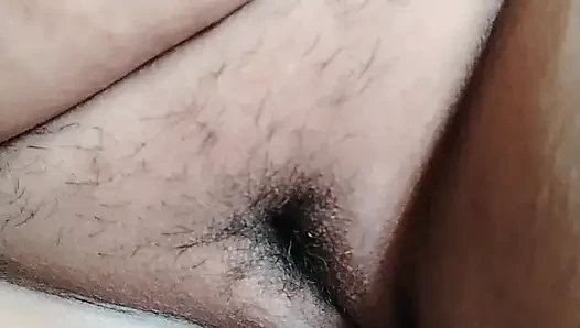 Malezyalı kız ayakla mastürbasyon yapıyor