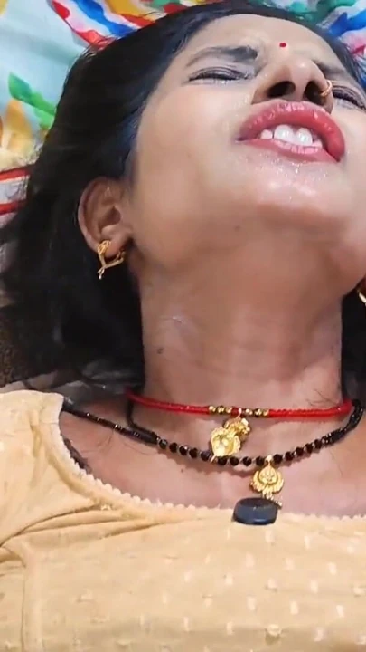 Anal delik - "Dr. sahab mota Auzaar dalo gand be", Doctor ne dala bhabhi ki gand me Termometre ya da lund dalkr chudai ki in H | Klip 2