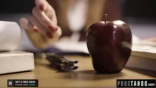 Lezbiyen öğretmen üvey anne ve üvey kızı sikikleri