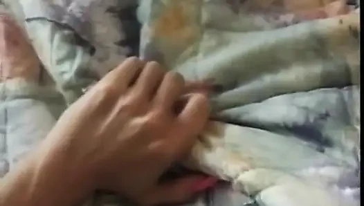 Islak sürtük amcık sürtüyor #8