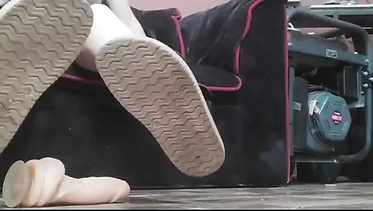 Bu yapay penisin senin penisin olduğunu hayal et