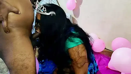 Kızılderili ev hanımı doğum gününde