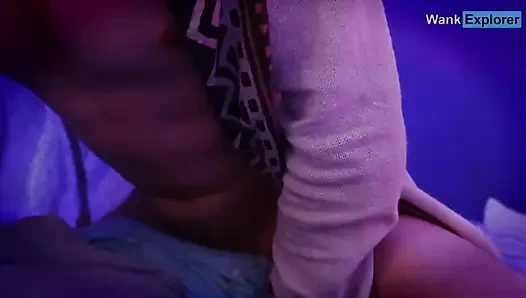 Edepsizce konuşuyor, inliyor, sikişiyor, ateşli adam!