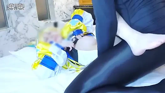 Hayran cosplayer özel olarak bağlanıyor ve nazik artan samimi sıcaklara eridiği için kazanan takım elbisesi allure