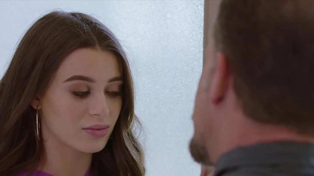 Tushy लाना rhoades बड़े गुदा मुर्गों की एक बीमारी