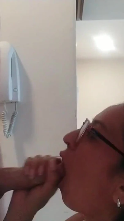 Duygusal an "Bitki bahçelerinde büyük yüze boşalmayla biten ateşli ve çok flörtöz bir latin rehberle tanışıyorum"