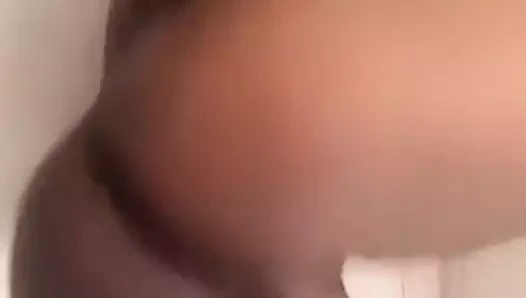 Ts sert bir yarak ve şişman götle twerk yapıyor
