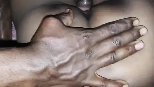 Seksi Hintli kız arkadaş ateşli ve ateşli bir videoda skandal