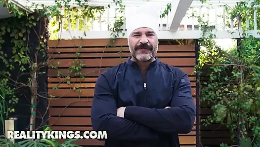 Reality kings - ünlü şef Stella Luxx bu vegan vs etçil sekste rakibinin etlerine karşı koyamıyor