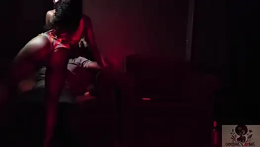 En Sevdiğim Müşterim Için Kucak Dansı