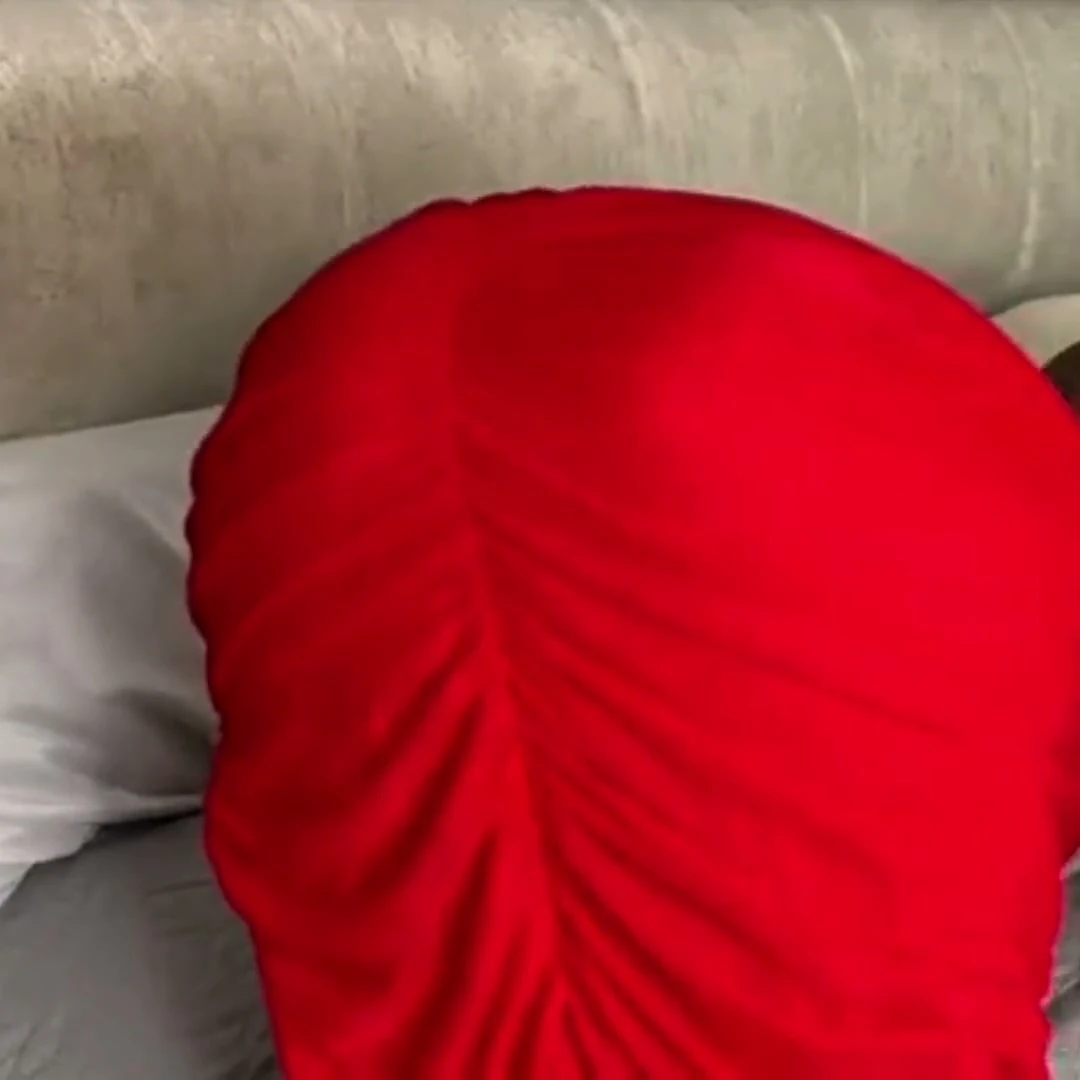 My stepsister seduced me wearing a passionate red dress, and I ended up fucking her!