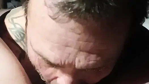 Saten kadın jrock'un o amcığı yemesine bayılıyor